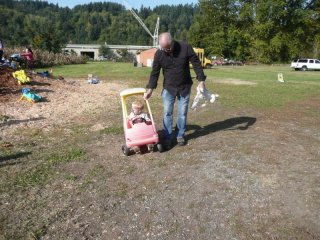 Pas and LiliBee take to the road.